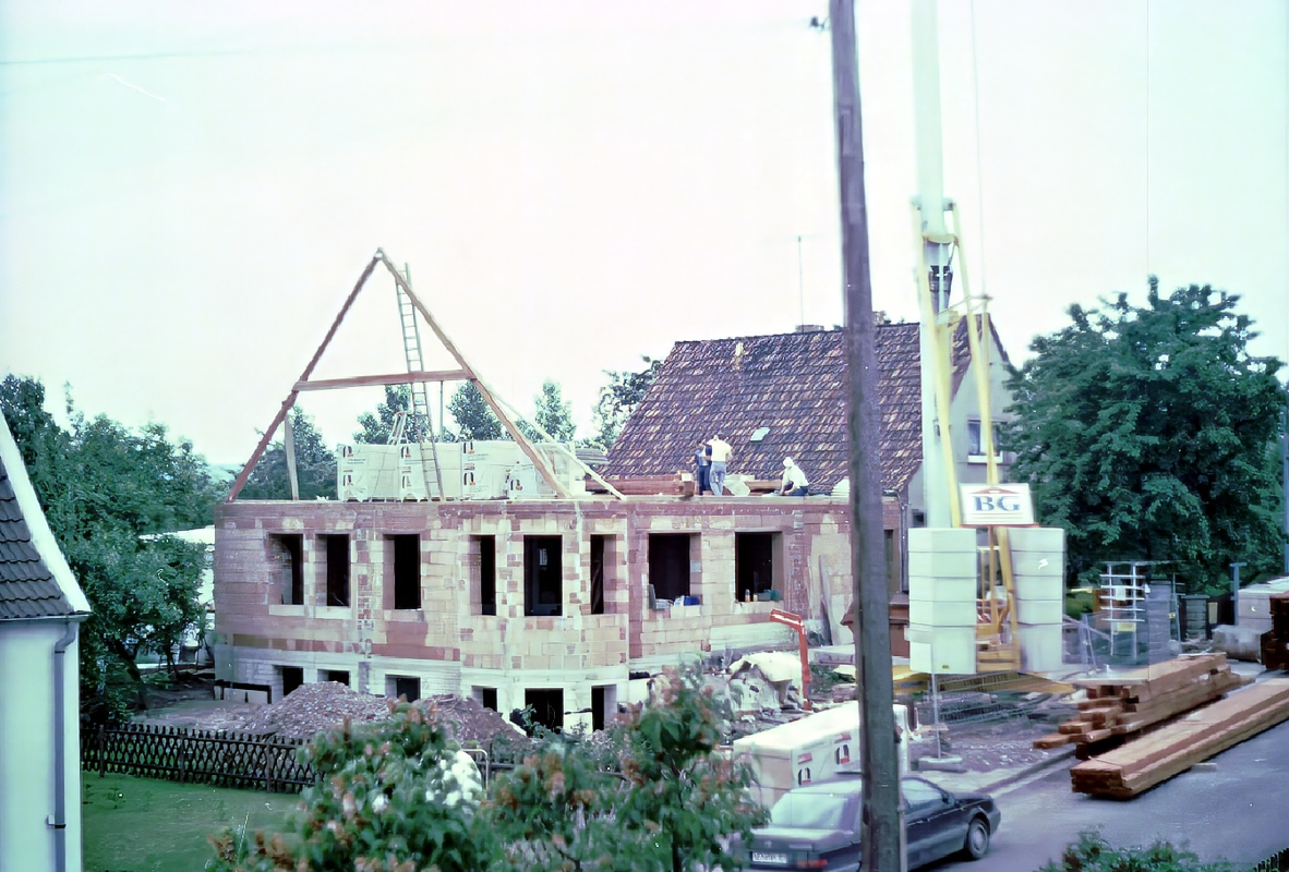 Umbau des Getränkestützpunktes zu einem Gasthaus mit Pension