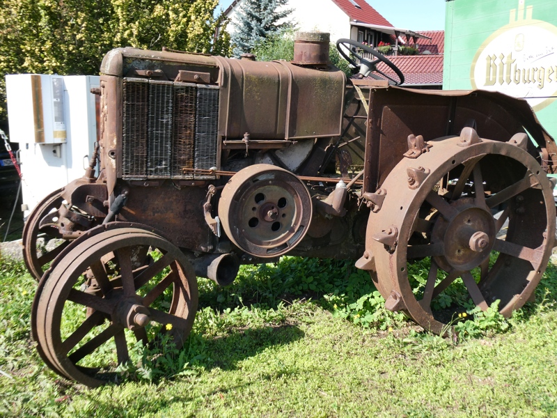 Ausstellung alter Landmaschinen auf dem Scheunenhof