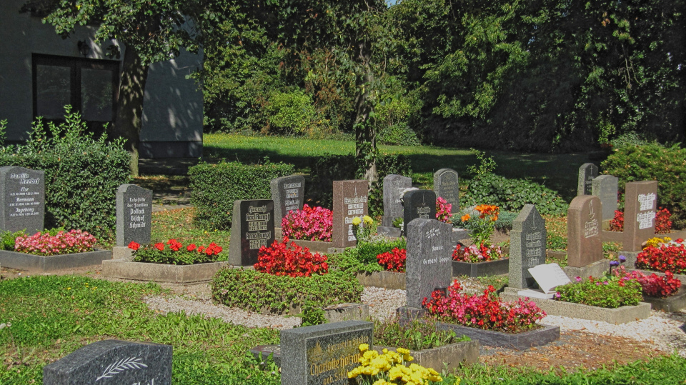 Betonstraße Friedhof 